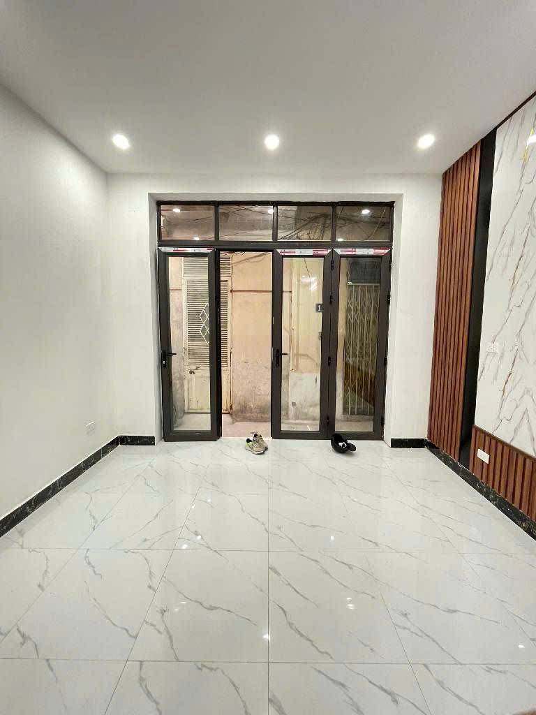 4.4 tỷ bán nhà đông thiên 4 tầng long lanh ở ngay hoàng mai