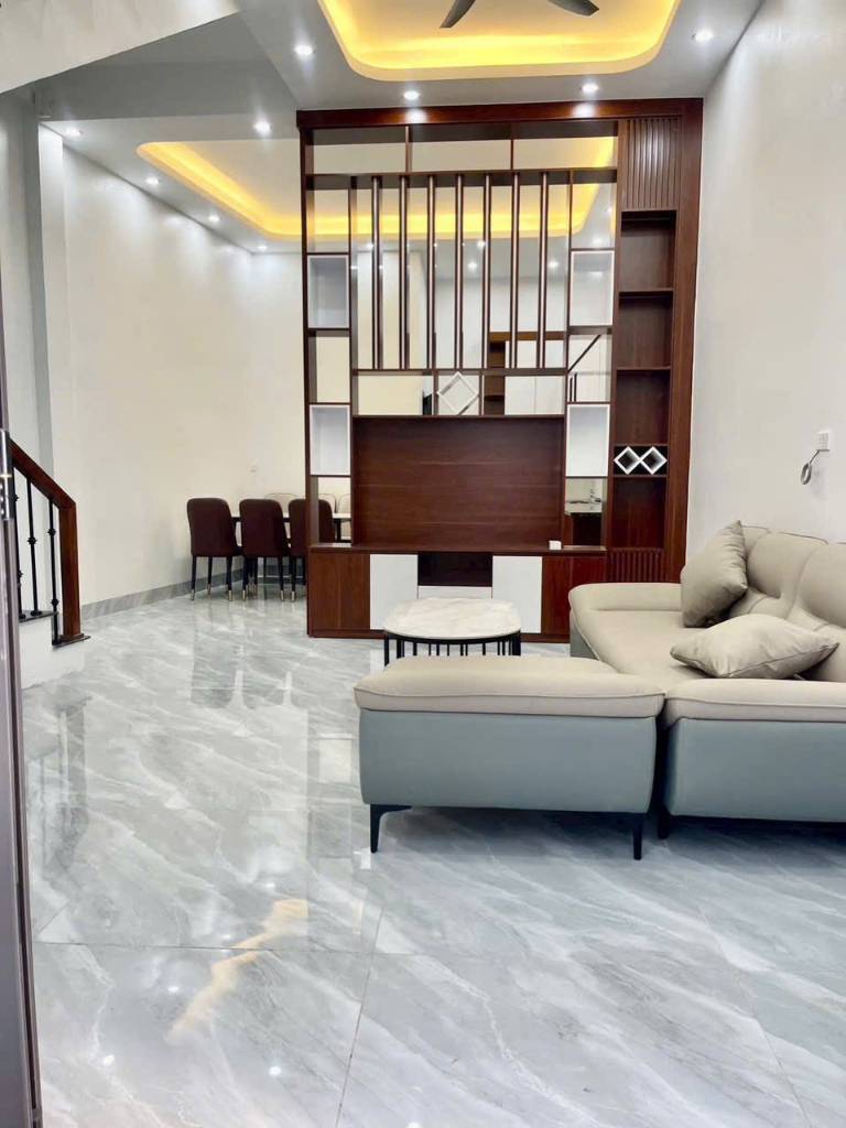 Bán căn nhà 3 tầng 47.5m2, ngõ 23 phố Ngọc Uyên, ph Ngọc Châu, TP HD, 3 ngủ, 3 vs, 2.5x tỷ