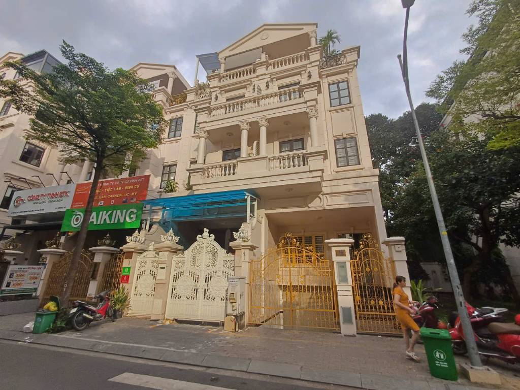 Cho thuê biệt thự Cityland Park Hills, ngay siêu thị Lotter Mar, 5x20m hầm 4 lầu 7PN 7WC