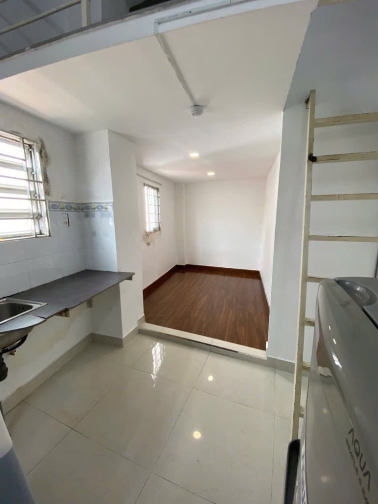 Cho thuê phòng Bình Thạnh, rộng đủ nội thất, gần cao đẳng Dược SG, IUH, VLU