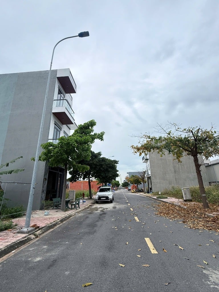 Chính chủ bán gấp đất Thuận An, Bình Dương, 70m2, sổ hồng riêng, giá chỉ 990tr