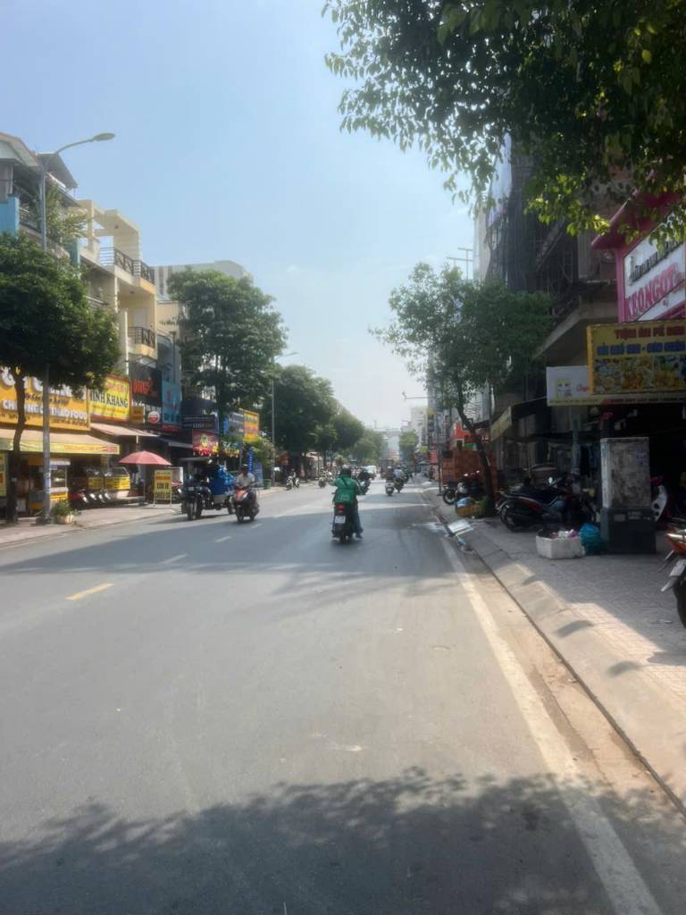 BÁN TÒA NHÀ BUILDING MẶT TIỀN GÒ DẦU, NGÃ 4 TÂN SƠN NHÌ, TÂN PHÚ, DÒNG TIỀN 130TR/THÁNG