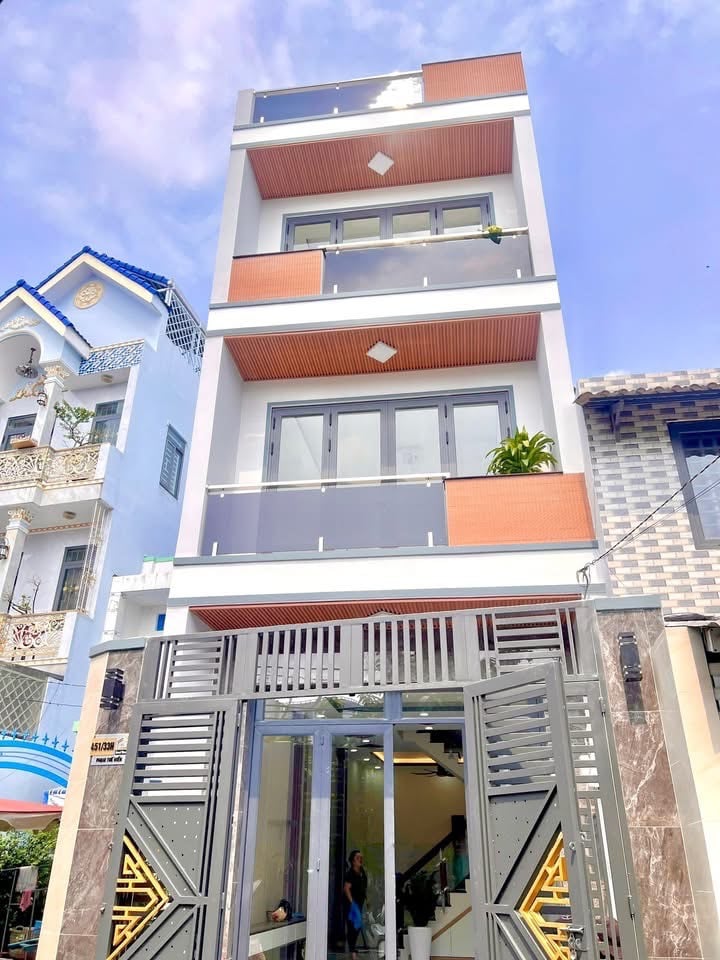 Bán nhà HXH Phạm Thế Hiển, P3, Quận 8, sàn 165m², hướng Nam thoáng, giá rẻ