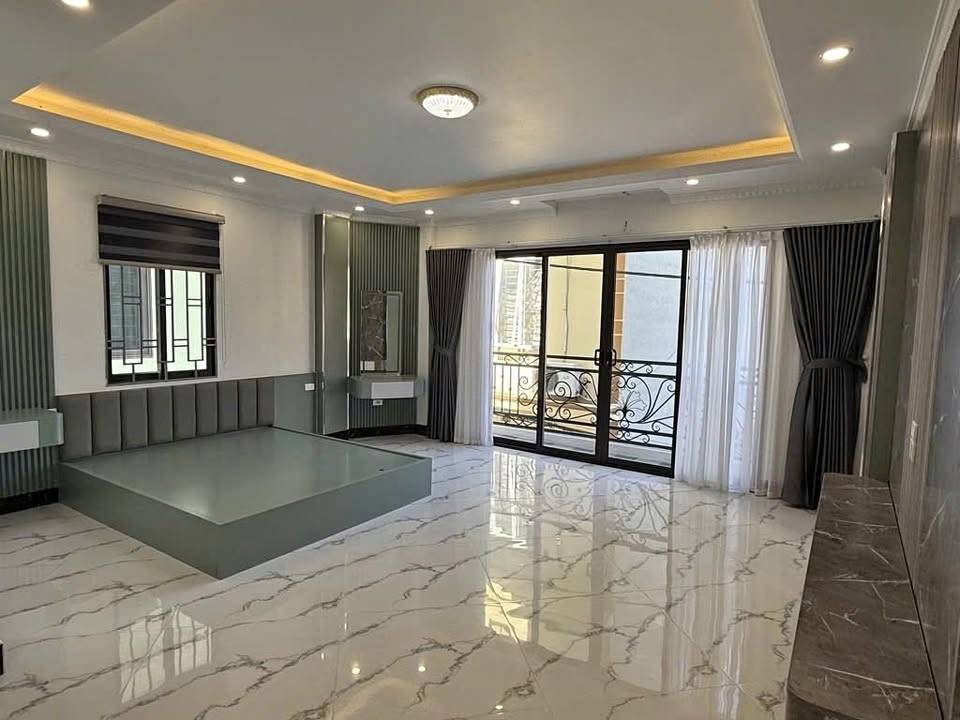 Bán nhà Kim Mã, Ba Đình, 6 tầng đẹp, 37m² sổ vuông, thang máy êm ru, mỗi tầng một view