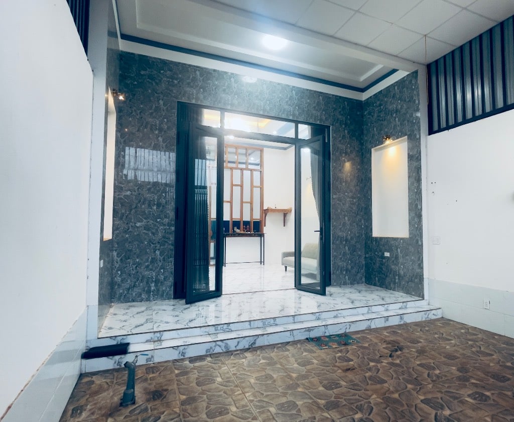 Cần bán gấp nhà Tỉnh Lộ 8, Cư M′gar, Daklak, mới xây, hẻm cấp 1, giá rẻ chỉ 1,7 tỷ