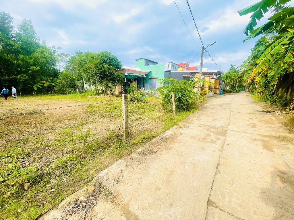 Bán lô đất nhà vườn Hòa Khương, Hòa Vang, 195m2, cách quốc lộ chỉ 100m, sổ sẵn, chỉ hơn 4tr/m2