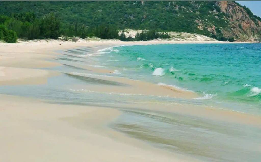 Bán đất mặt biển Bình Lập, xã Cam Lập, 5000m2, giáp sân golf Resort Bình Tiên