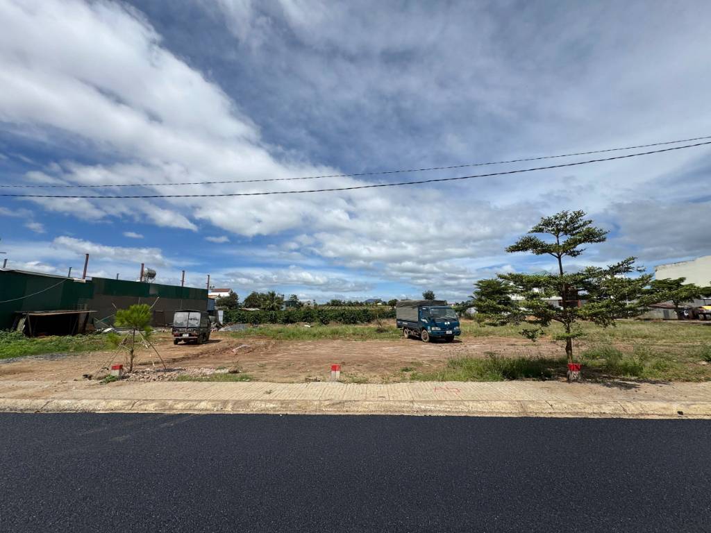 Bán đất Nguyễn Văn Cừ, trung tâm Đức Trọng, ngay Hồ Nam Sơn, vị trí đẹp, giá cực tốt