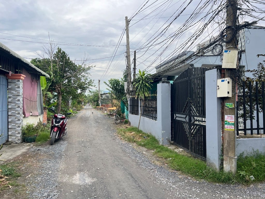 Bán nhà Ấp 1B xã Hựu Thạnh, Long An, nhà cấp 4, dt 7,5 x 19 thổ cư full, sổ hồng riêng