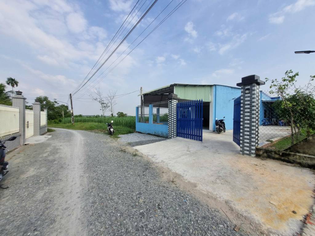 Bán nhà Gò Dầu, Tây Ninh, vườn hơn 1000m2 có thổ cư, gần KCN