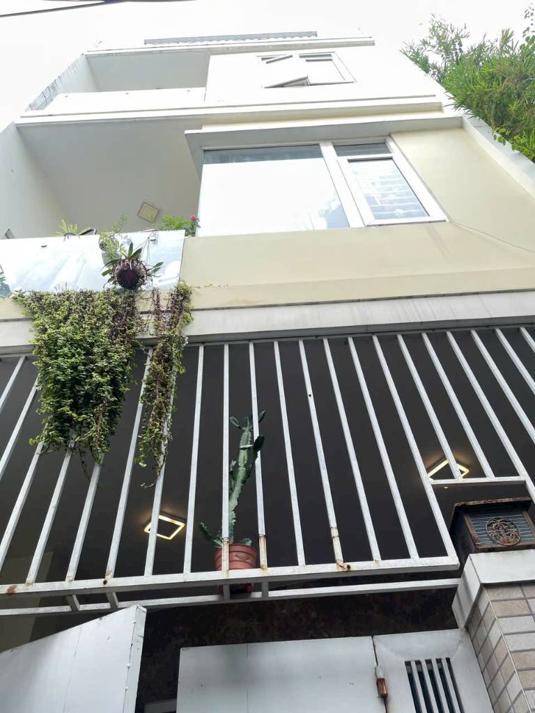 Chính chủ, bán nhà Nguyễn Công Trứ, 3 tầng kiệt 2m, gần cầu Rồng