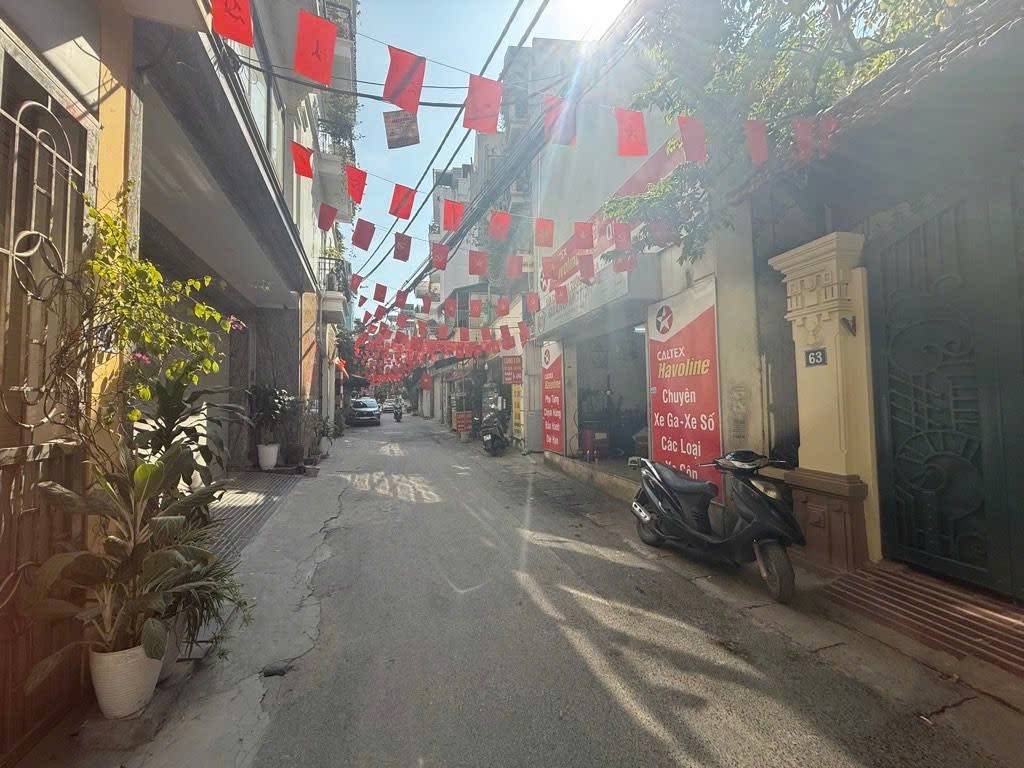 Bán nhà Lạc Long Quân, Tây Hồ, phân lô, ô tô tránh, 45m2, chỉ 13 tỷ