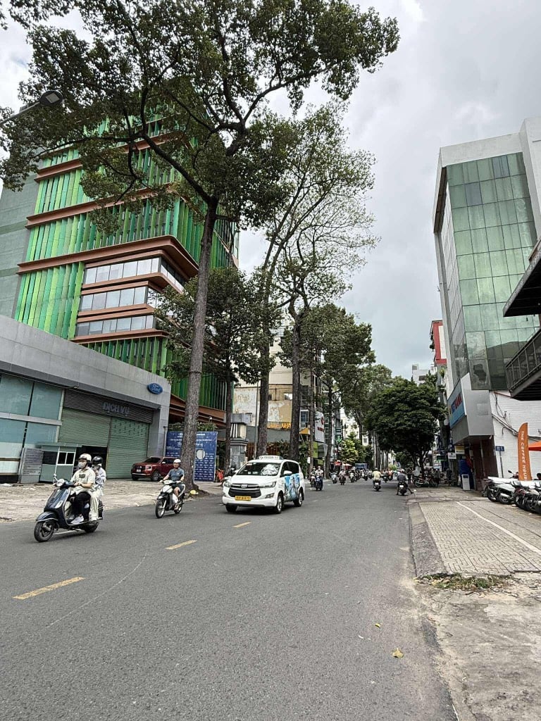 BÁN NHÀ MẶT TIỀN CAO THẮNG, QUẬN 3, HẺM ÔTÔ, 53M CN 46M, 2 TẦNG 2PN 2WC, SỔ RIÊNG