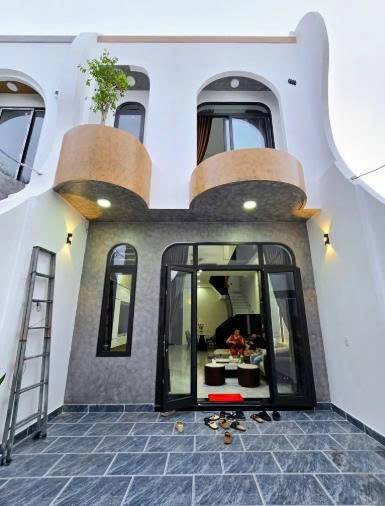 Bán nhà Tương Bình Hiệp, Thủ Dầu Một, 1 trệt 1 lầu, sổ hồng riêng, giá tl