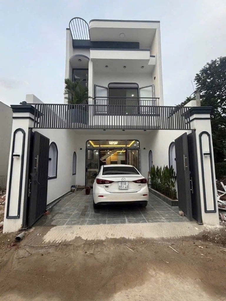 Bán nhà Huỳnh Văn Lũy, P.Phú Mỹ, 1 trệt 1 lầu, full nội thất, 4,2 tỷ