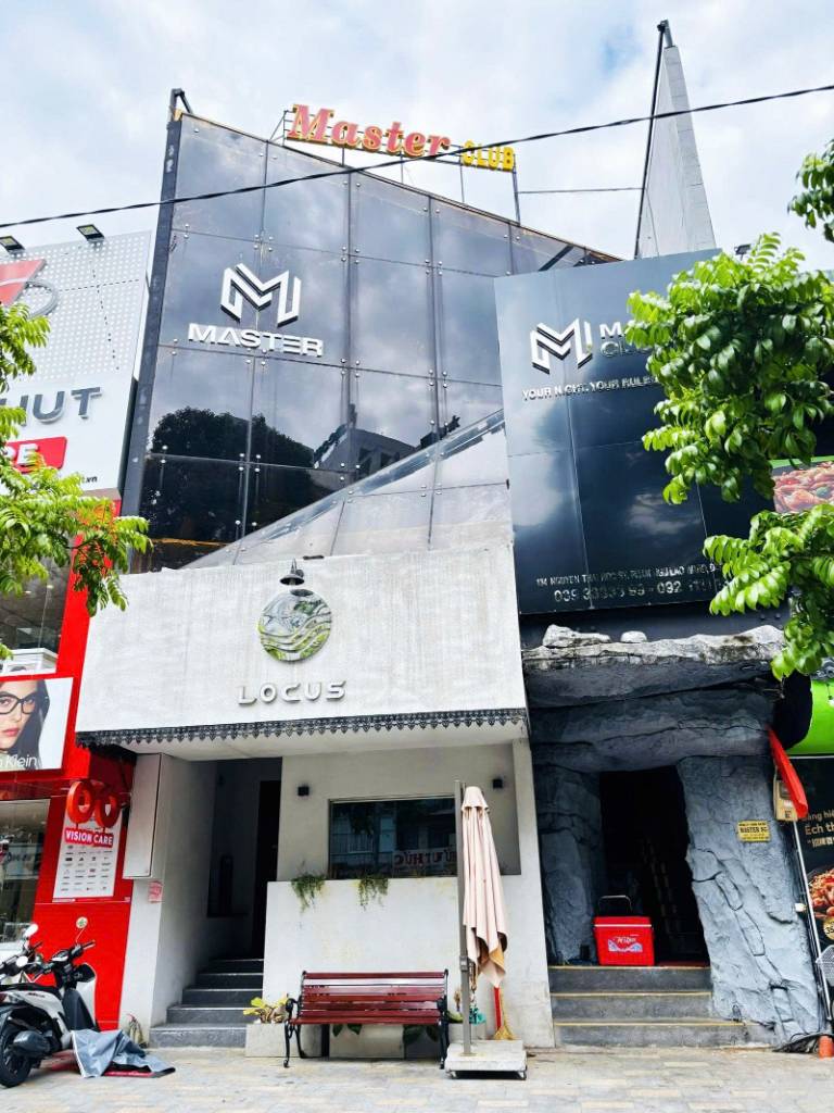 CHO THUÊ NHÀ MẶT TIỀN NGUYỄN THÁI HỌC, QUẬN 1, 7M X 40M, NỞ HẬU 40M, 1 TRỆT 1 LẦU