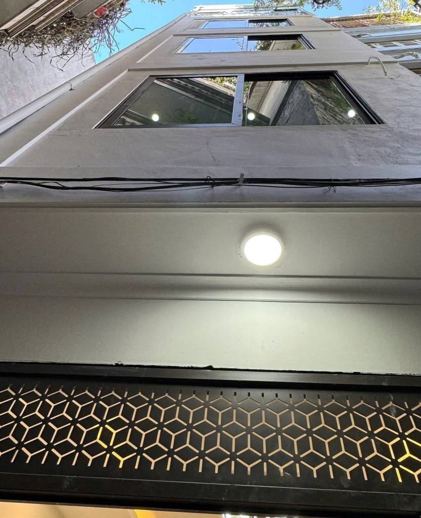 Bán nhà Khương Trung 34m2 xây 6 tầng gần phố gần Royal City tại Thanh Xuân 2 mặt thoáng.