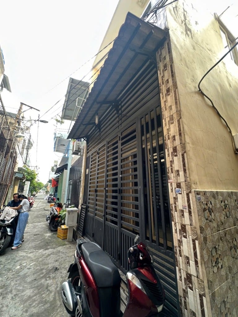 BÁN NHÀ TÂN PHÚ, GẦN CHỢ TÂN HƯƠNG, 44M2, 2 TẦNG MỚI, GIÁ 5,2 TỶ