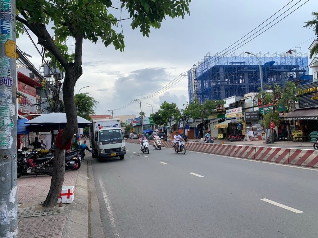 NHÀ MẶT TIỀN HUỲNH TẤN PHÁT, NGANG 5.6M LÊN 1000m2 SỬ DỤNG, FULL THỔ CƯ, NH ĐỊNH GIÁ CAO