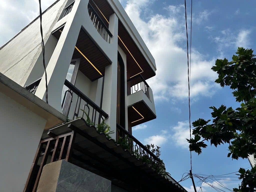 BÁN TÒA CHDV LÂM VĂN BỀN, KHU CƯ XÁ NGÂN HÀNG, NGANG 5M, CHỈ 100TR/M2, SẴN DÒNG TIỀN