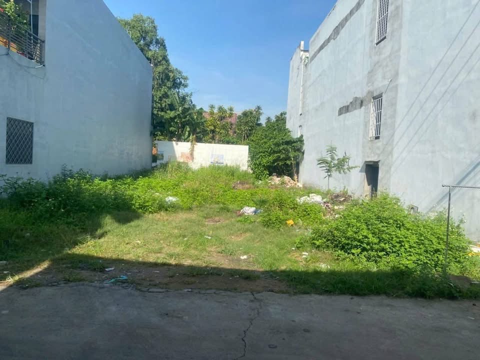 BÁN LÔ ĐẤT MT QUỐC LỘ 1A, THỊ TRẤN BẾN LỨC, FULL THỔ CƯ, DT 130M2, CHỈ CÓ GIÁ 880 TRIỆU