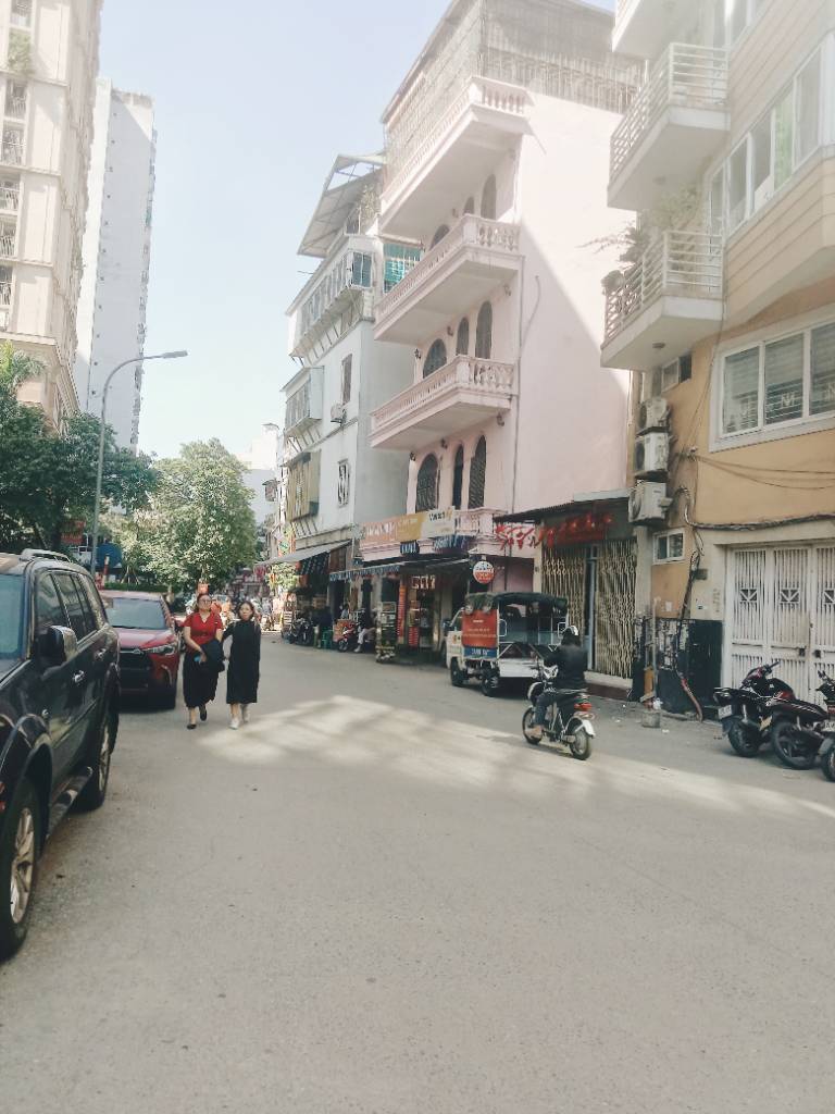 Sốc ! Hoàng Mai 100m 7tầng thang máy oto tránh Mặt tiền lớn Sổ đẹp. Ở +KD cho thuê . Lợi nhuận .31tỷ