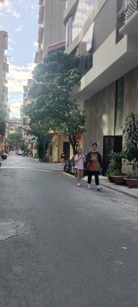 BĐS Đống Đa Bán nhanh Giá tốt 106m 4tầng mặt tiền rộng Phân lô,oto vào nhà ,Sổ đẹp. K. Doanh.Ở tốt