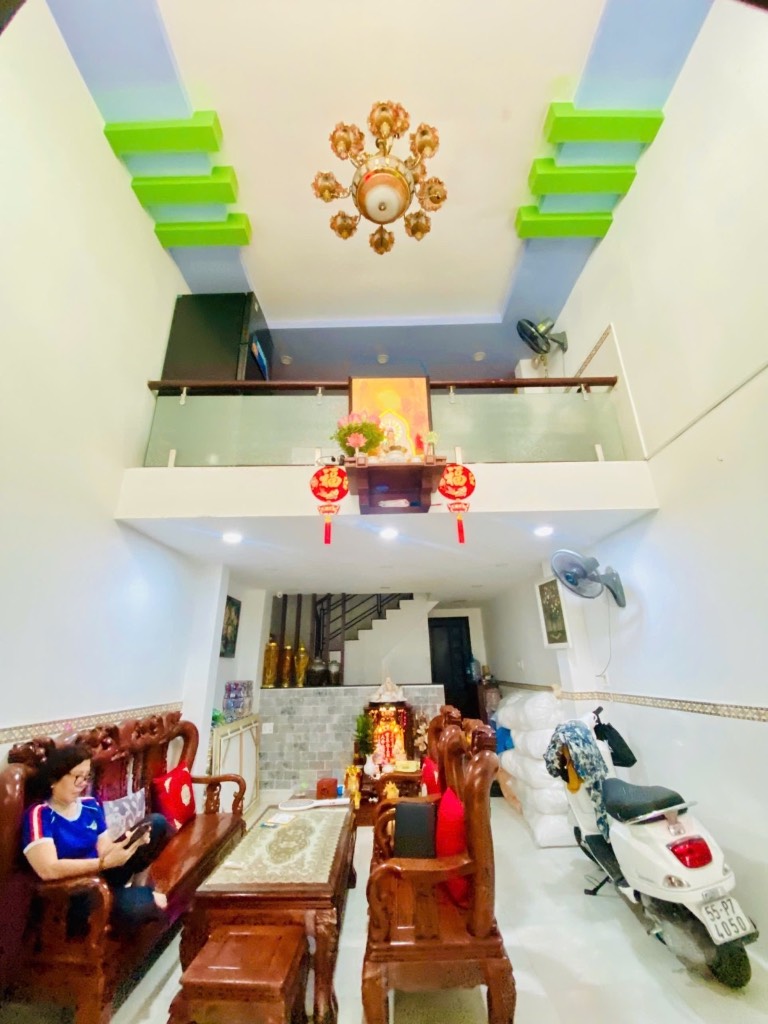 BÁN NHÀ HẺM XE TẢI PHÚ THỌ HOÀ, 4x17M, 4 TẦNG BTCT, NỘI THẤT GỖ CAO CẤP, CHỈ 8,2 TỶ