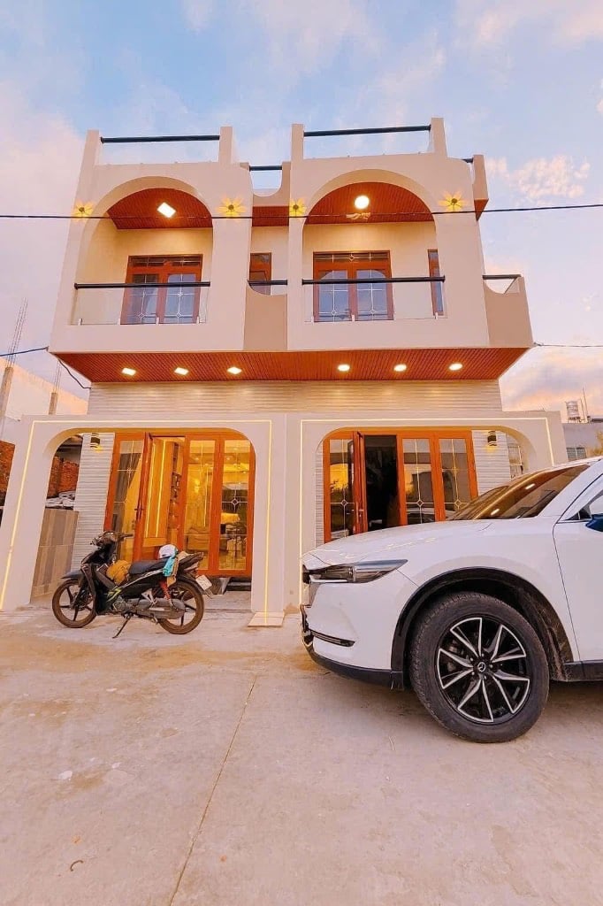 Bán nhà KĐTM Đại Ngân, lầu mới 100%, hẻm 388 lộ ô tô 7c đậu trước nhà, gần ĐH Y Dược