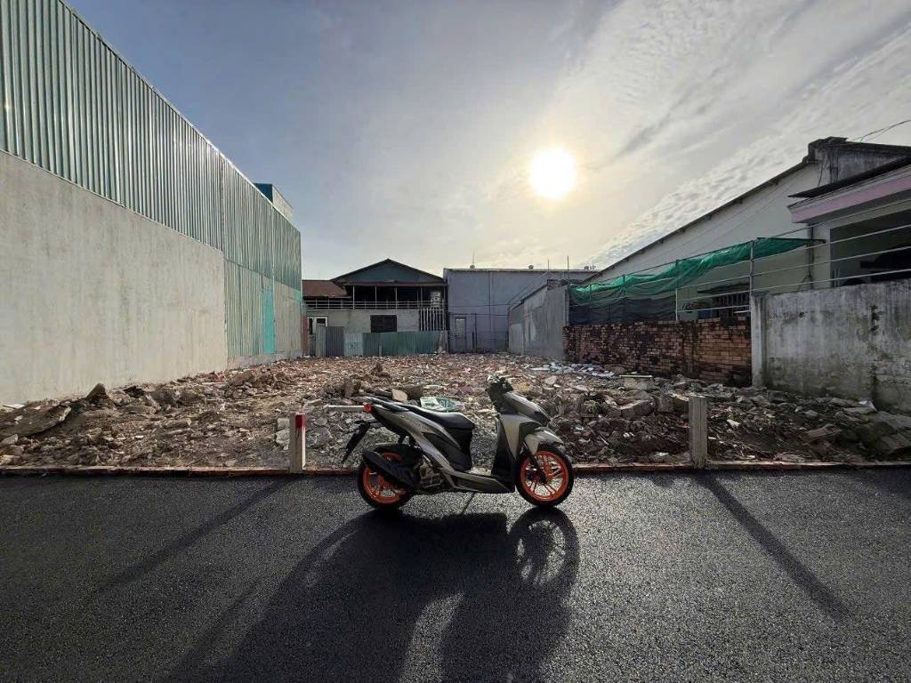 Lô đất HXH Ql13 ngay Vạn Phúc dt 68m2 gpxd 4L giá có 6.25 tỷ