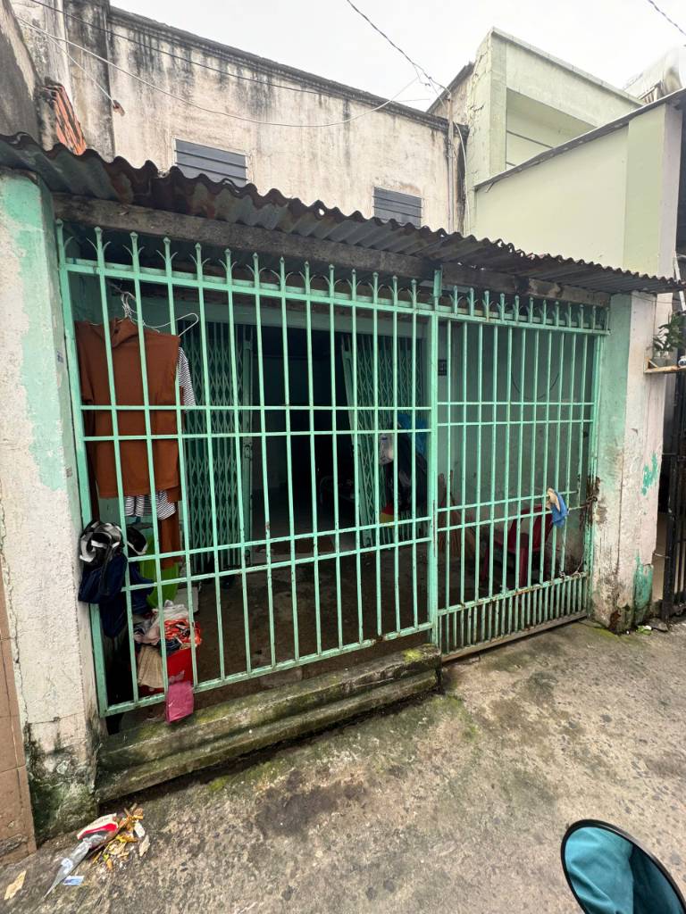 Bán nhà Âu Dương Lân, P4, Quận 8, vị trí vàng, nhà nát tiện xây lại, giá 2,6 tỷ