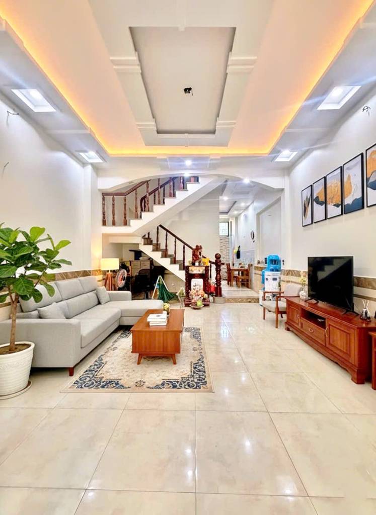 Bán nhà Quận 12 3 tầng đường 6m khu Nguyễn Ảnh Thủ giá chỉ 6 tỷ nhỉnh