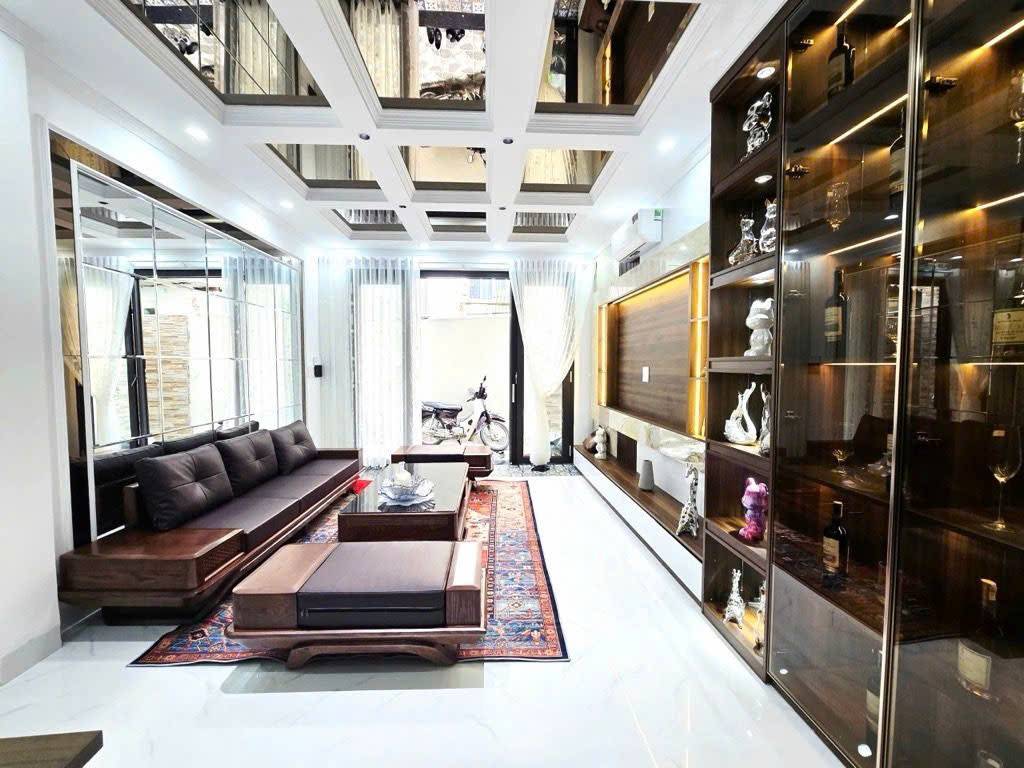 Bán nhà Xuân La - Mới - Thang Máy - 43m2 x 6T - 12.7 Tỷ