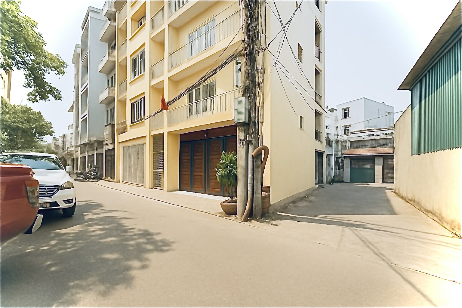 bán nhà Cổ Linh, lô góc, 6 tầng thang máy, ôtô vào nhà