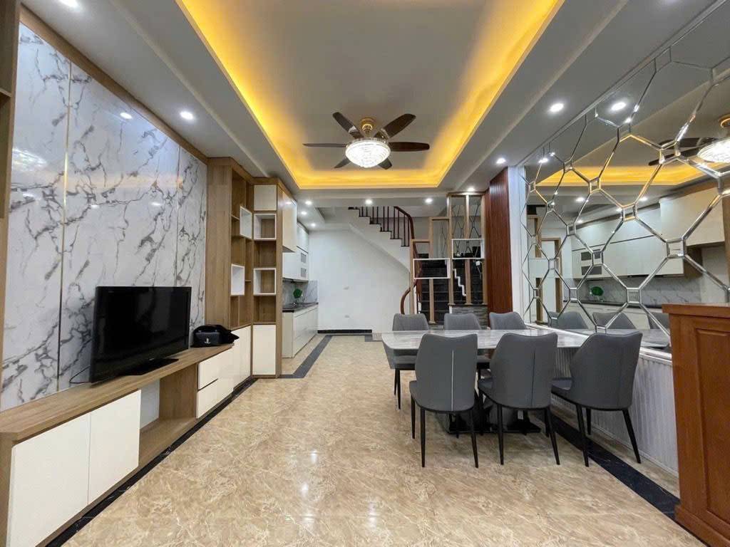 BÁN NHÀ VẠN PHÚC, HÀ ĐÔNG, 5 TẦNG, MT 4.2M, SÁT CHỢ, 10M RA Ô TÔ, GIÁ LOANH QUANH 10 TỶ