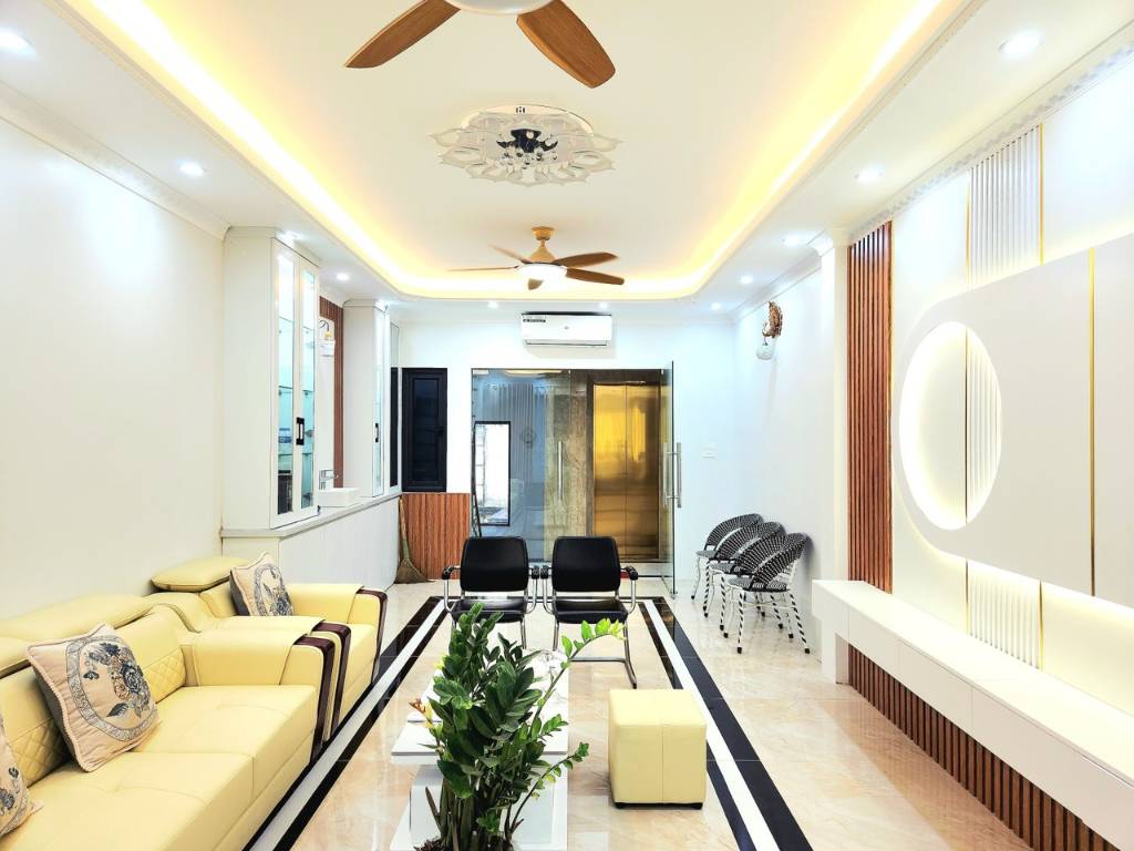 Thượng Đình - Thanh Xuân, Đối Diện Royal CiTy, 40m ra Phố, 6T Thang Máy, 52m2, 15 Tỷ
