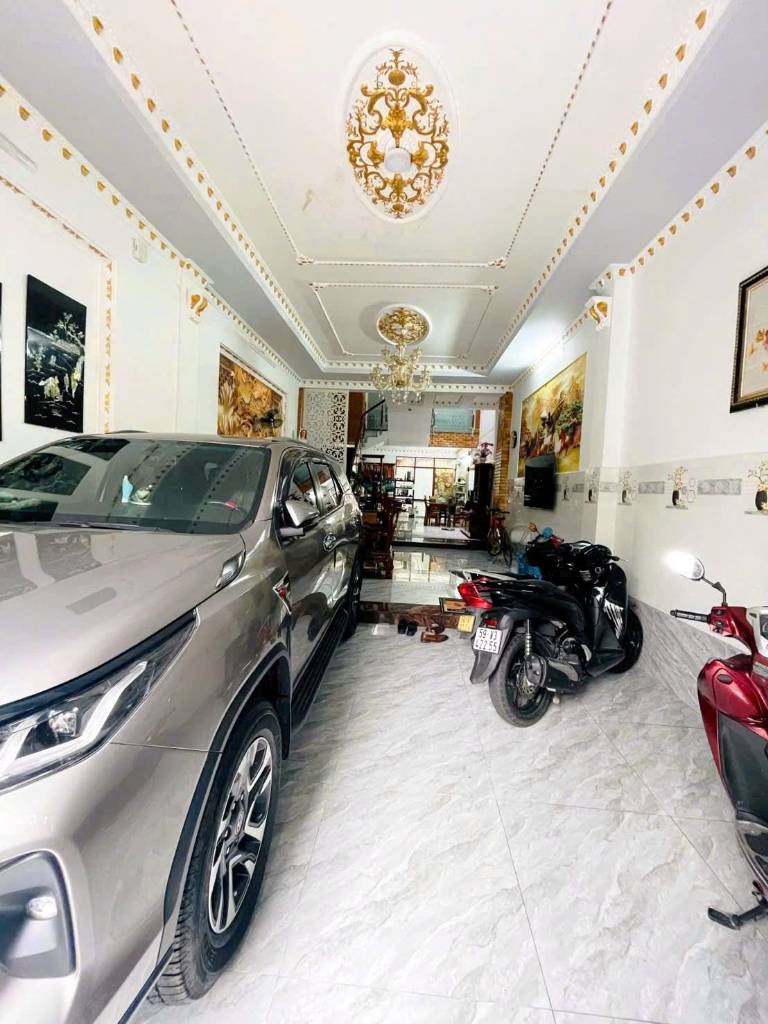 Bán nhà Quận 12 khu vip Nguyễn Ảnh Thủ 4 tầng 105m2 giá chỉ 8 tỷ nhỉnh