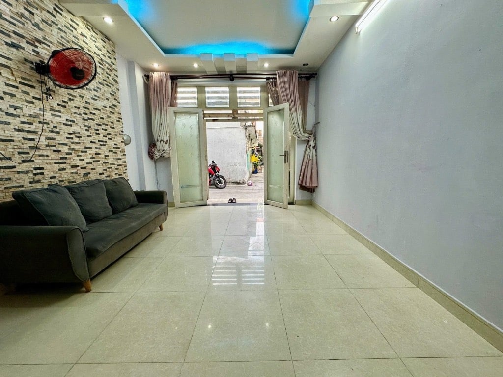 BÁN NHÀ NGUYỄN HỮU CẢNH, BÌNH THẠNH, SÁT QUẬN 1, FULL NỘI THẤT, HẺM 3M, 2 TẦNG 46M²