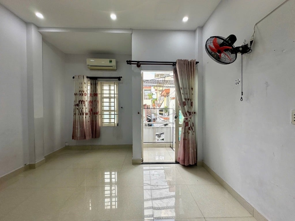 BÁN NHÀ NGUYỄN HỮU CẢNH, BÌNH THẠNH, SÁT QUẬN 1, FULL NỘI THẤT, HẺM 3M, 2 TẦNG 46M²