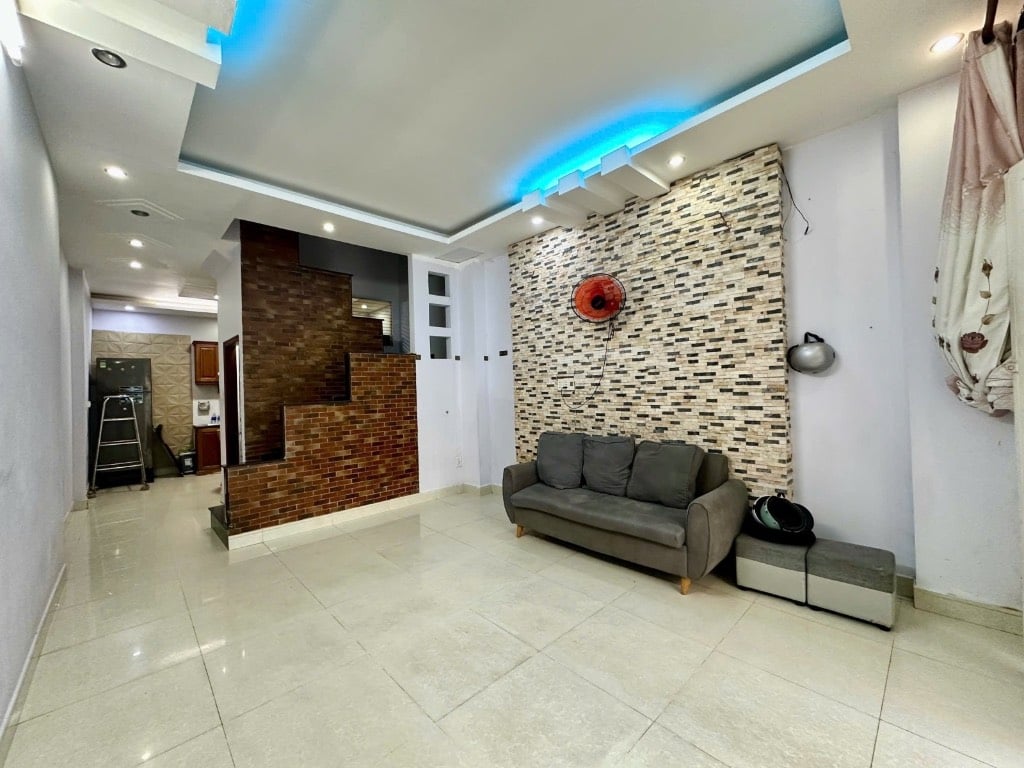 BÁN NHÀ NGUYỄN HỮU CẢNH, BÌNH THẠNH, SÁT QUẬN 1, FULL NỘI THẤT, HẺM 3M, 2 TẦNG 46M²