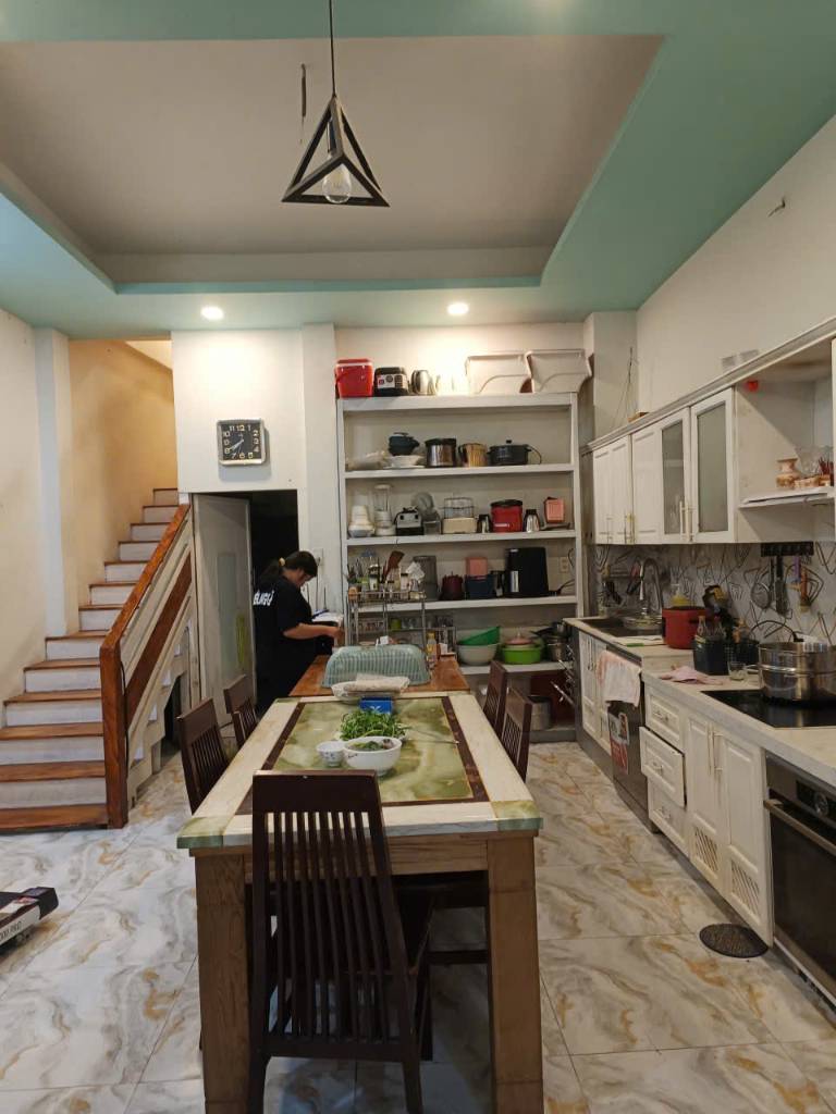 Bán nhà sát mặt tiền Trần Hữu Trang Phú Nhuận 60m2 NGANG 4.5m đúc 3 tầng 3PN nhỉnh 8 tỷ tl