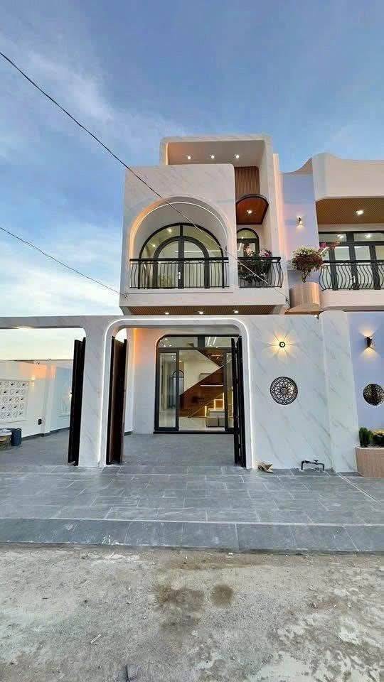 Bán nhà đường Đồng Khởi, 110m2 sổ riêng, bao hoàn công, đường 9m, giá hơn 1 tỷ