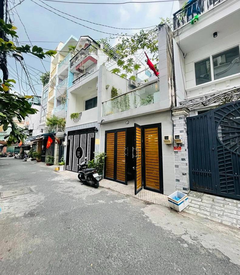 Bán nhà CMT8. P5, Tân Bình, xe ngủ trong nhà, 60m2, 3 tầng, mới, ở ngay, hơn 8 tỷ