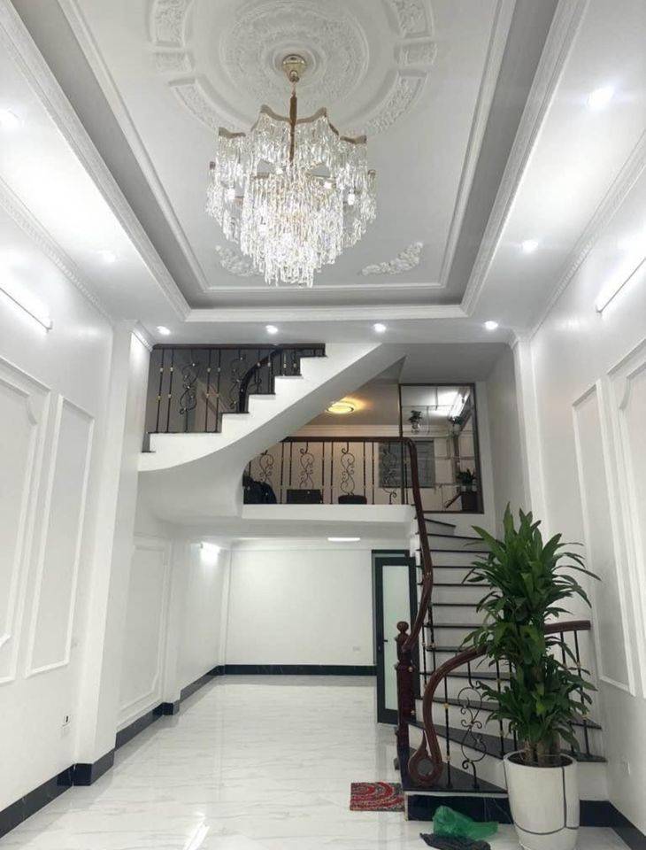 Bán nhà Lại Yên, Sơn Đồng, 40m 5 tầng, tầng lửng, ô tô đỗ cửa, kinh doanh nhỏ, giá 5,9 tỷ