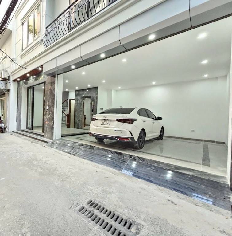 Bán nhà riêng Phố Lụa, Hà Đông, ô tô vào nhà, 51m2, nở hậu, thang máy, chỉ hơn 14 tỷ