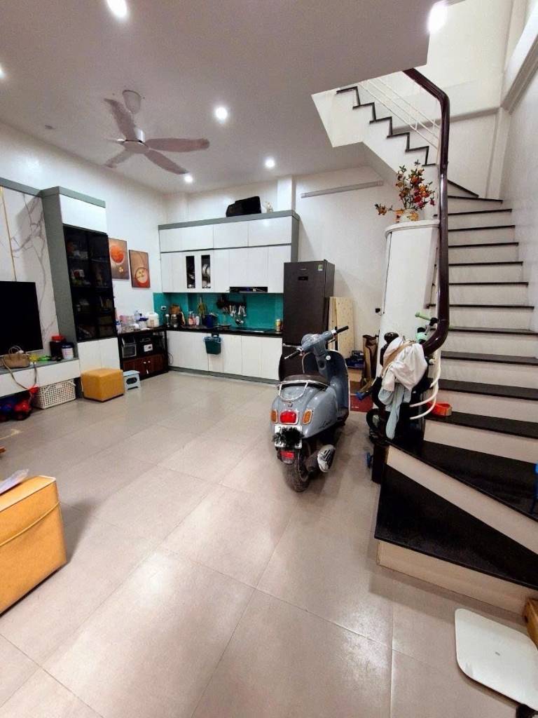 Bán nhà Vũ Tông Phan, Thanh Xuân, gần ôtô, gần phố, 30m2 sổ vuông, MT 5,3m, giá 6,9 tỷ