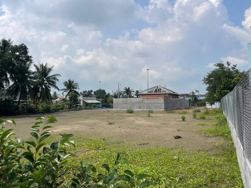 Bán đất 2 mặt tiền đường Rạch Vịnh xã An Thạnh dt 2000m2 ( 300m2 thổ ) giá 6,5 tỷ