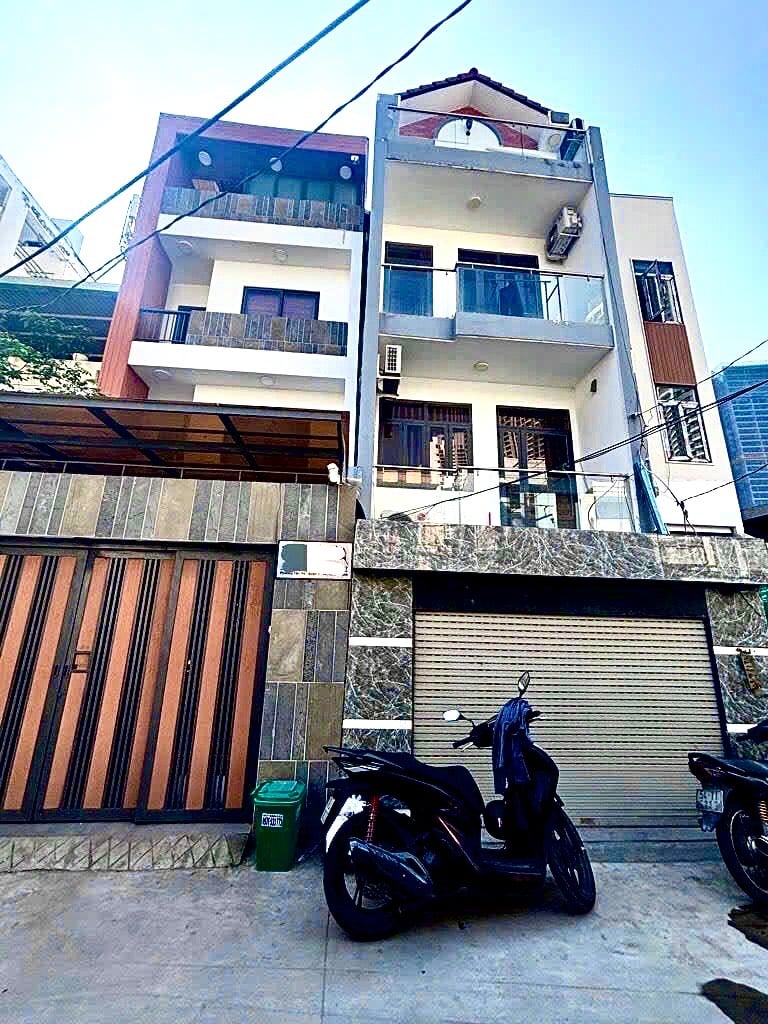 Bán Nhà Quận 7, 41M2 nhà 3 tầng BTCT, ngang 4,1 hẻm 6m oto đỗ, 50m ra mặt tiền, sổ riêng a4, chỉ 8 tỷ