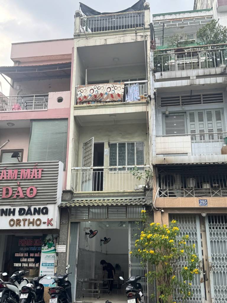 Bán nhà mặt tiền Nguyễn Tiểu La, khu dân trí cao, không xô bồ, giá chỉ 9,2 tỷ