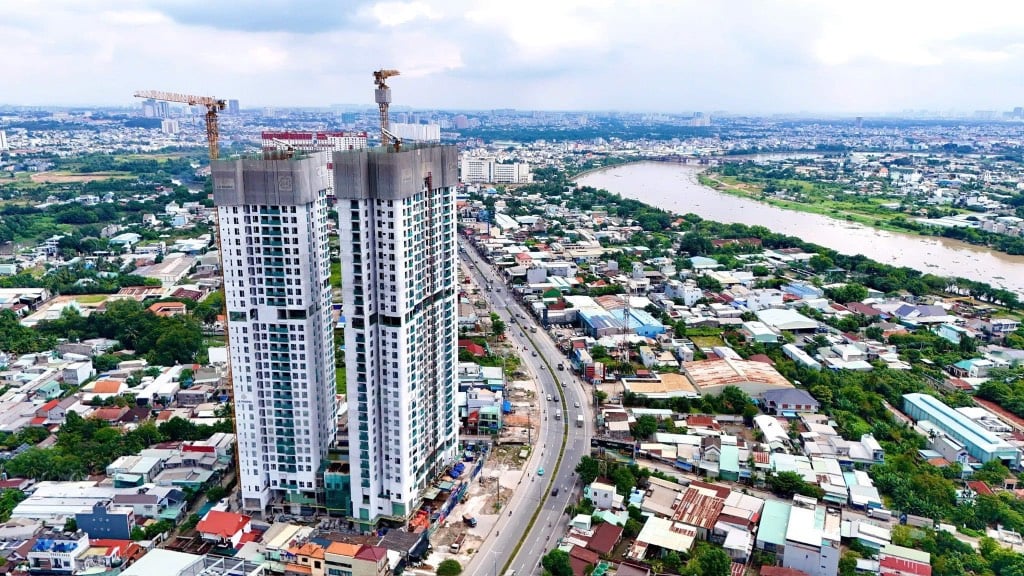 Bán căn hộ The Emerald 68, trả chỉ 10tr/tháng, căn hộ hạng sang view sông SG, Landmark, CK